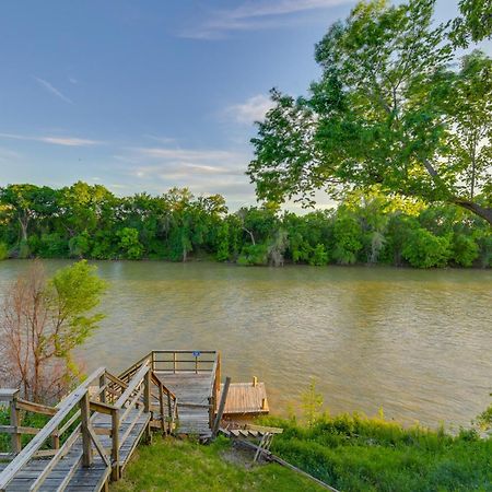 Rustic River Cabin With Dock And Covered Deck! Lejlighed Waco Eksteriør billede